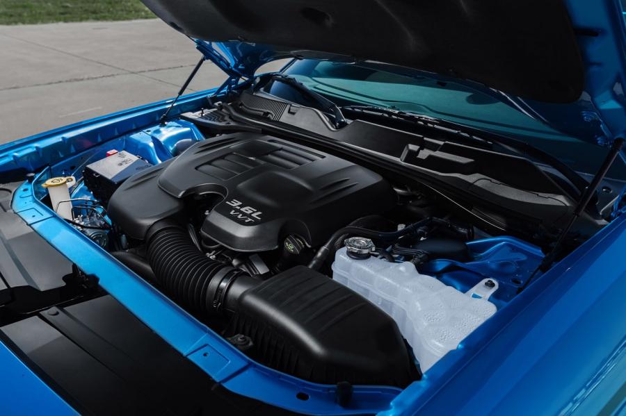 Dodge Challenger SXT 2015 года  (фото 23 из 59)